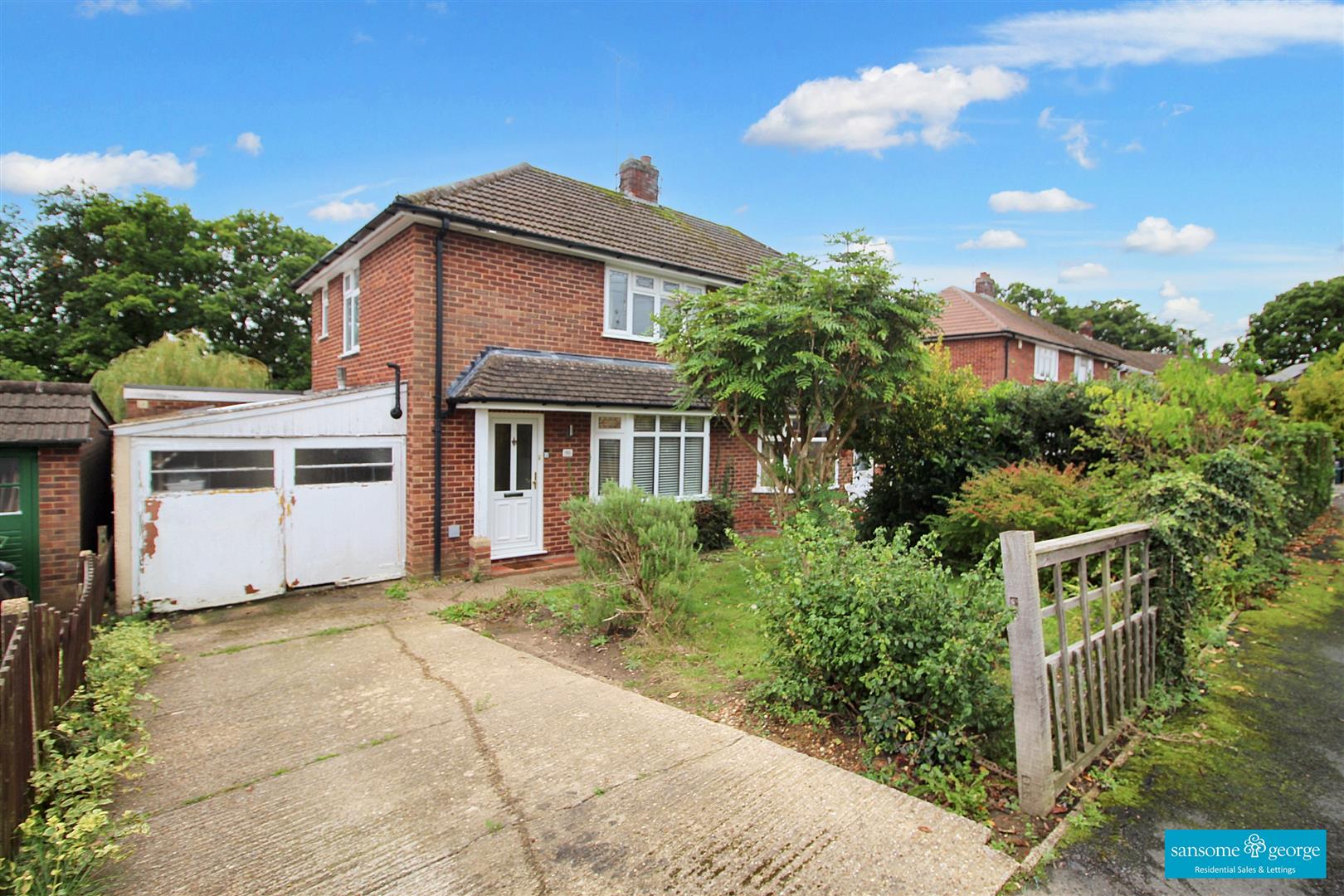 2 bed property in Blewbury Drive, Reading